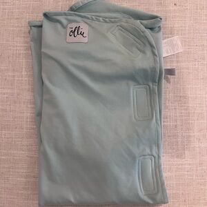 Ollie swaddle in sky blue